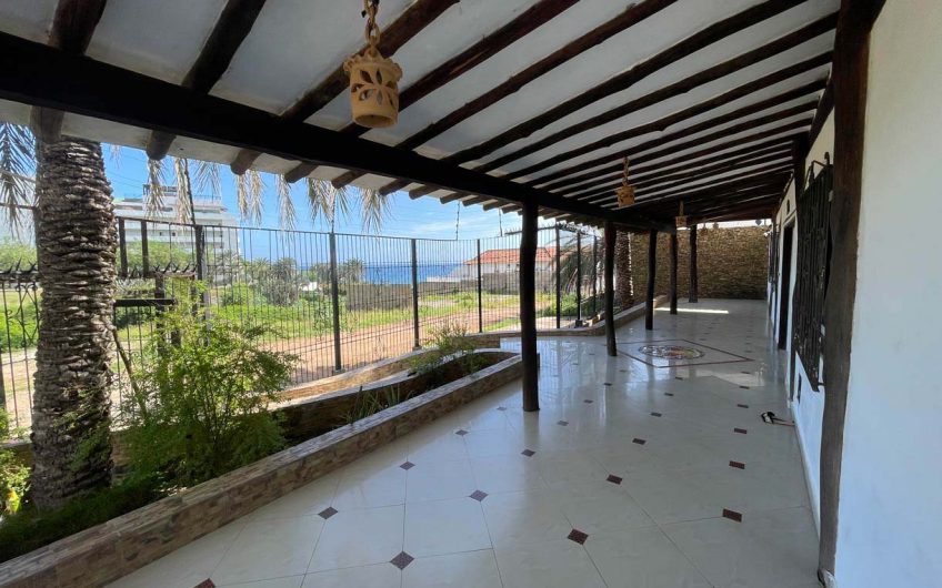 Hermosa casa en venta con vista al mar en Guacuco – Guarame