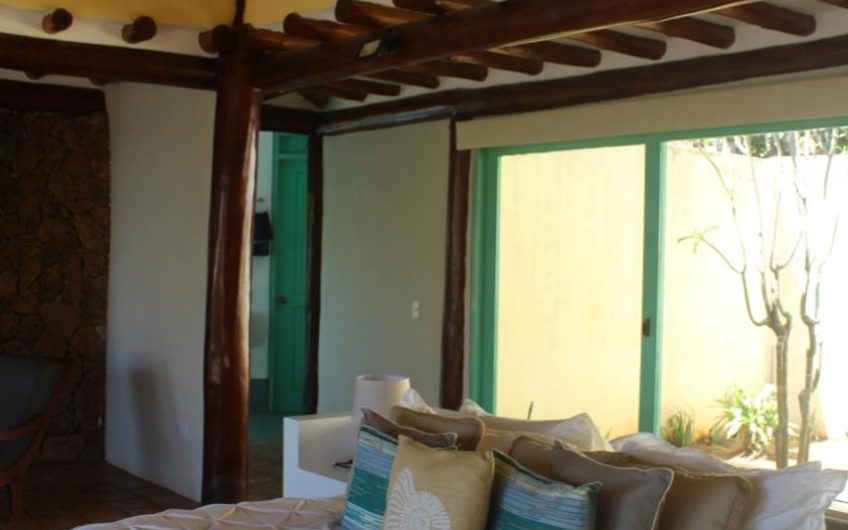 Se vende Rancho de Chana con cancha de pádel y vista al mar en Isla de Margarita