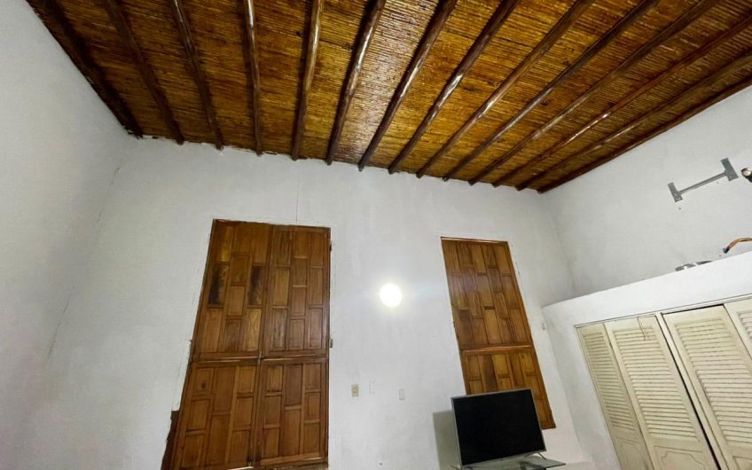 Se vende casa colonial con vista al mar en Playa Zaragoza – Isla de Margarita