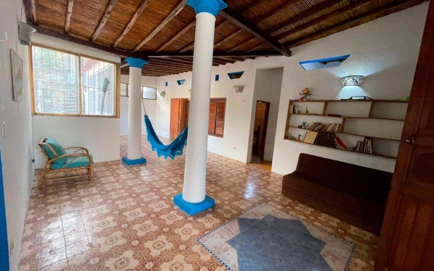 Se vende casa colonial con vista al mar en Playa Zaragoza – Isla de Margarita