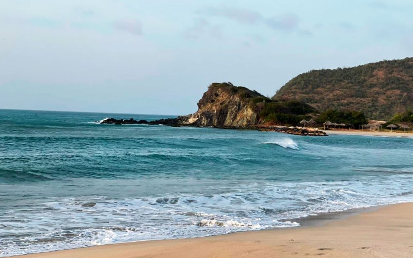 Terreno de 4.000 m² Frente al Mar en Playa Puerto Cruz, Isla Margarita