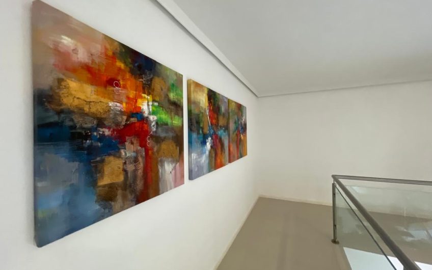 Se vende casa de lujo con piscina y vista al mar en Manantial de Guayamuri – Enclave Margarita