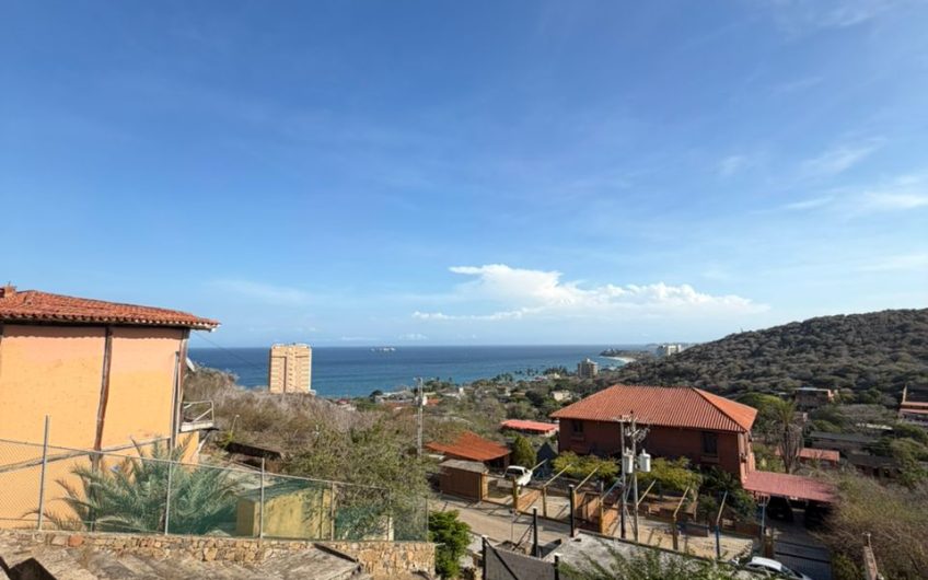 Se vende casa con vista al mar en Pampatar – Colinas de Polanco