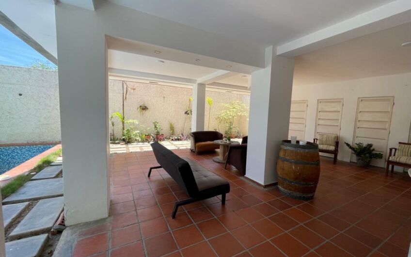 Se vende apartamento con vista al mar y atardecer de Juangriego – Isla Margarita