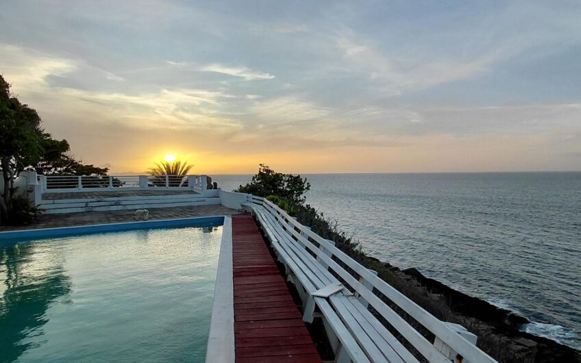 Exclusiva casa en el Morro de Juangriego: Lujo, ubicación única y vistas frente al mar con el mejor atardecer de Margarita