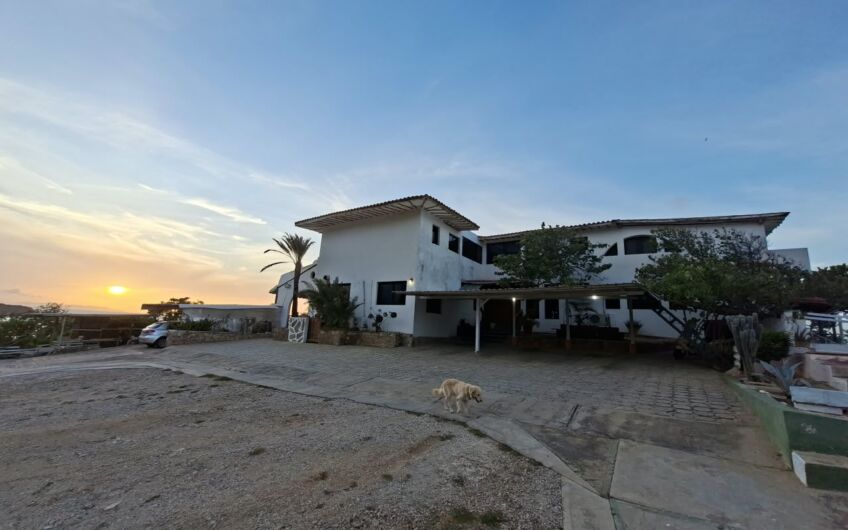 Exclusiva casa en el Morro de Juangriego: Lujo, ubicación única y vistas frente al mar con el mejor atardecer de Margarita