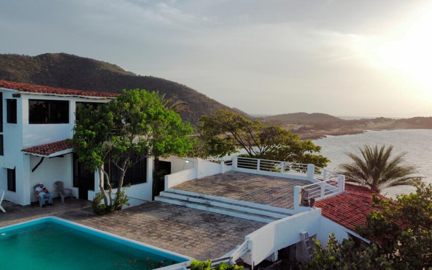 Exclusiva casa en el Morro de Juangriego: Lujo, ubicación única y vistas frente al mar con el mejor atardecer de Margarita