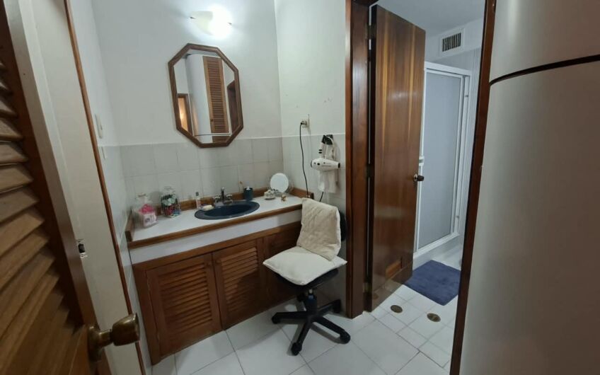 Se vende enorme Townhouse 3 hab. de oportunidad en Urb. Las Tunas. Isla Margarita