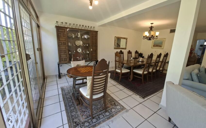 Se vende enorme Townhouse 3 hab. de oportunidad en Urb. Las Tunas. Isla Margarita