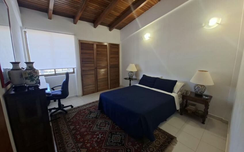 Se vende enorme Townhouse 3 hab. de oportunidad en Urb. Las Tunas. Isla Margarita