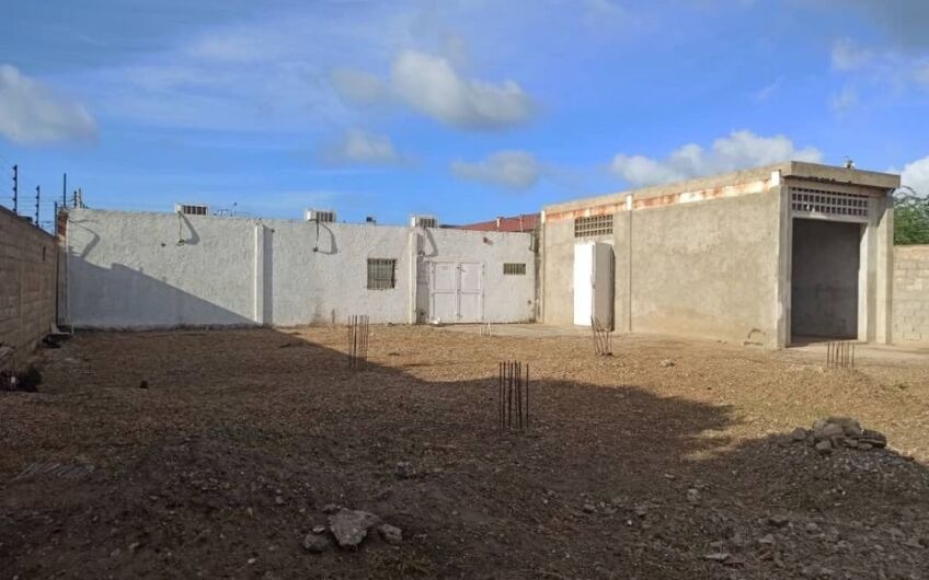 Se vende de Oportunidad galpón y local comercial con terreno en Juangriego
