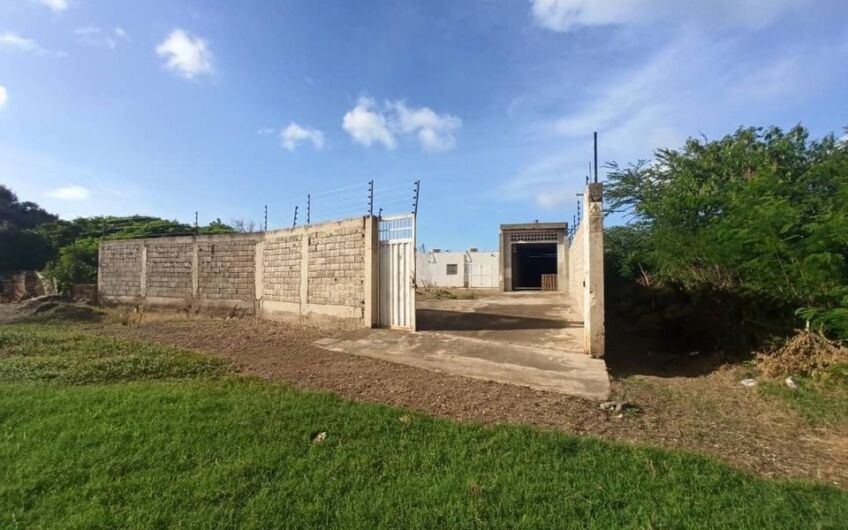 Se vende de Oportunidad galpón y local comercial con terreno en Juangriego
